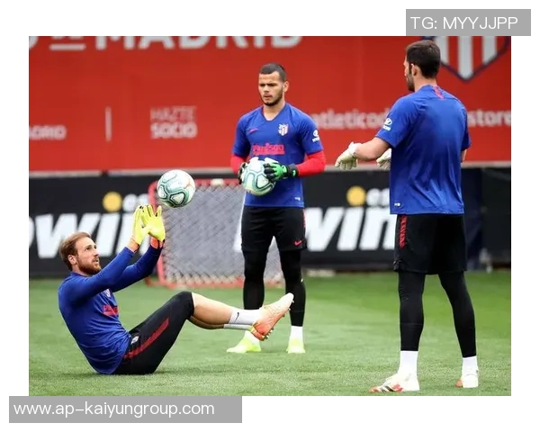 利桑德罗随队训练状态回暖预计十月底前重返赛场