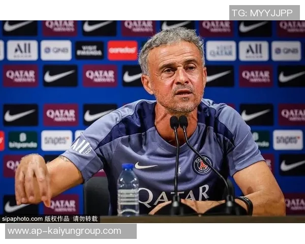 C罗荣获葡萄牙环球声望奖在社交媒体分享喜悦时刻