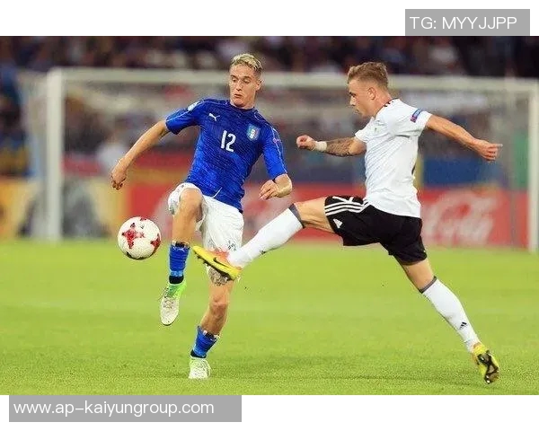 34岁前锋博里尼正式加盟英乙索尔福德城曾效力于利物浦和米兰等豪门