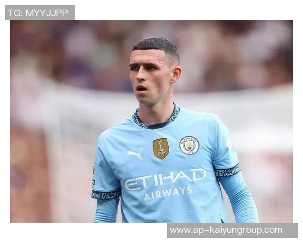 帕尔默荣获PFA年度最佳球员奖杯照片曝光引发热议