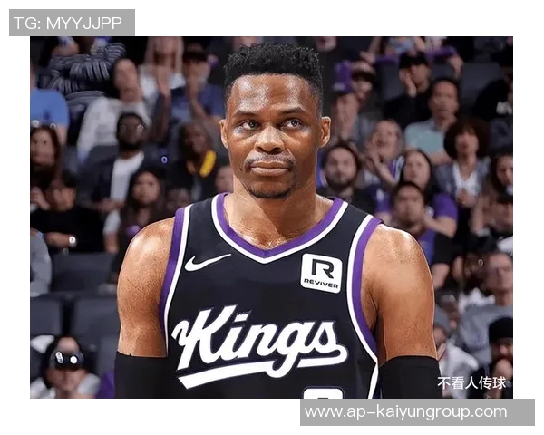 威少训练馆挥汗如雨新赛季去向仍悬而未决引发球迷热议 威少训练馆挥汗如雨新赛季去向仍悬而未决引发球迷热议