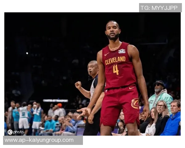 12月5日NBA最佳球员评选结果揭晓精彩瞬间回顾与分析 12月5日NBA最佳球员评选结果揭晓精彩瞬间回顾与分析