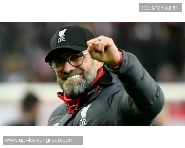 64岁红军名宿拉什与16岁女友订婚焕发新生活激情