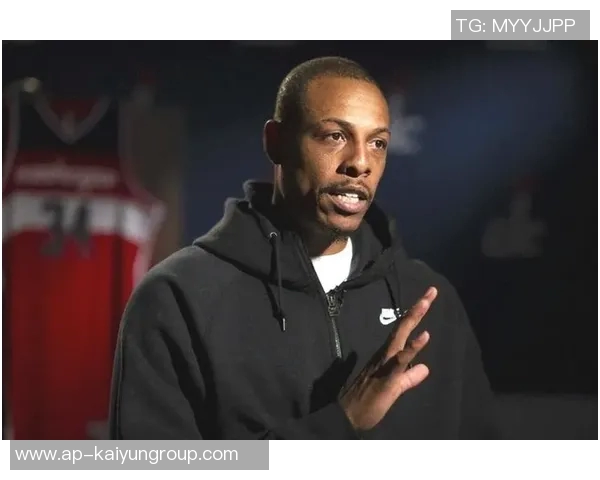 女主持与皮尔斯默契合作皮尔斯直言不愿与他人共做播客 女主持与皮尔斯默契合作皮尔斯直言不愿与他人共做播客