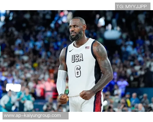 詹姆斯荣膺1月7日NBA最佳球员直播吧评选引发热议